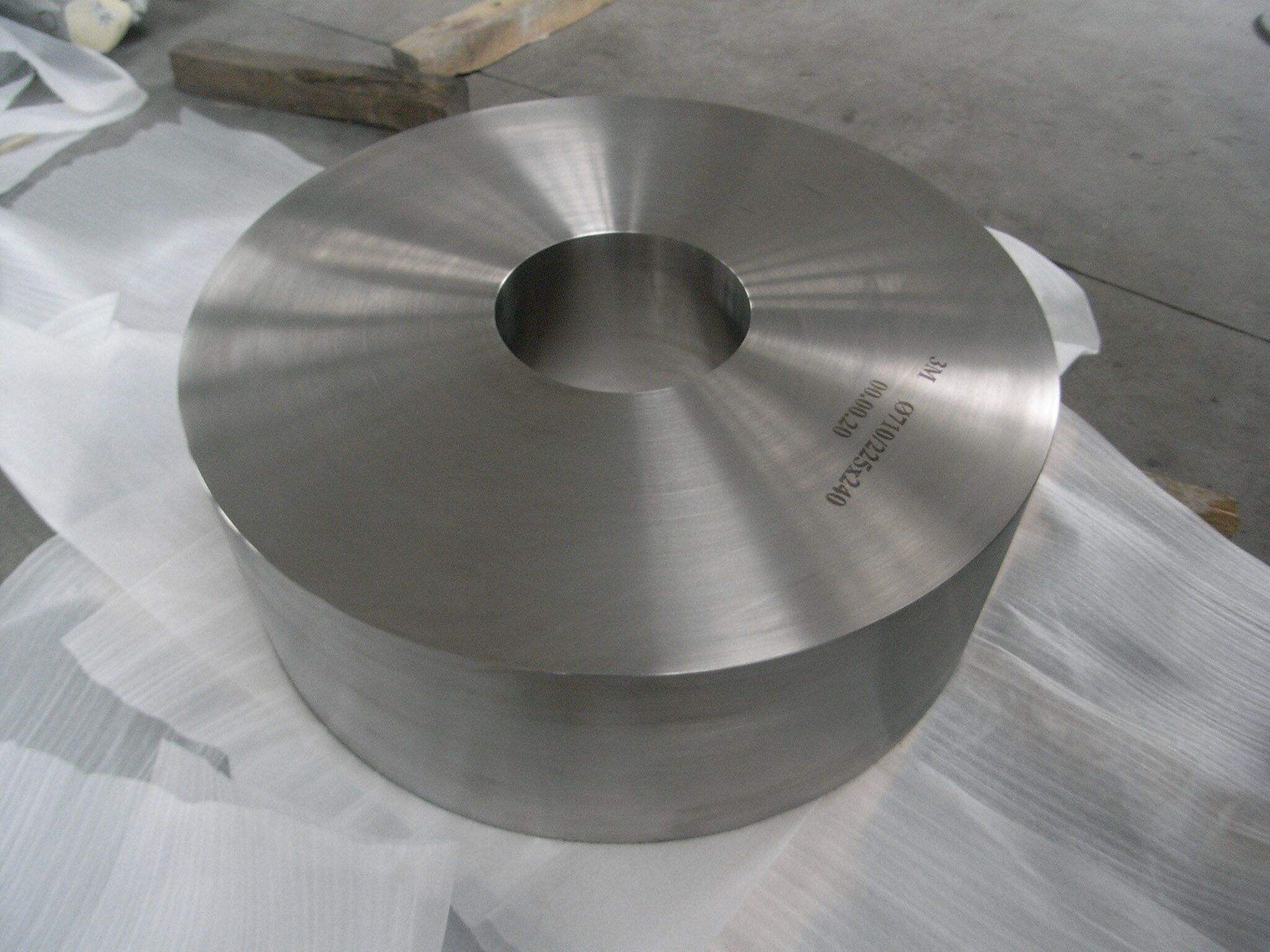 Machine plus stainless steel disk